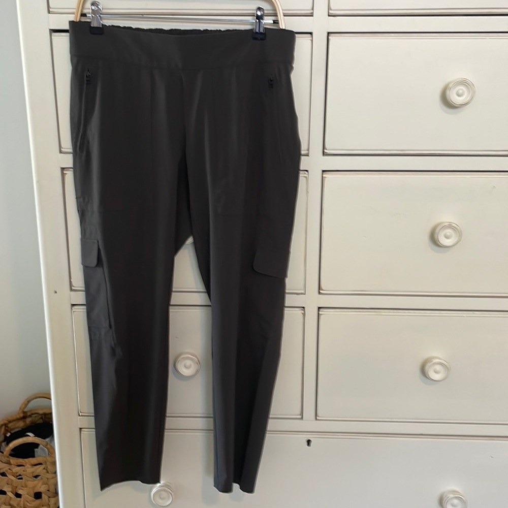 Athleta light weight cargo pants
